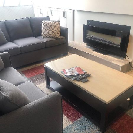 Hearthstone Lodge Loft, Village Centre, Private Hot Tub, Sleeps 6 Whistler Bagian luar foto